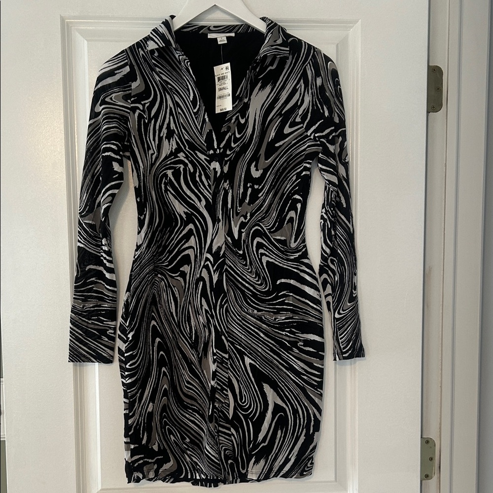 Bar III Monochrome Swirl Long Sleeve Dress